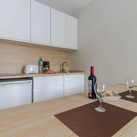Flatguest Alisios كوراليهو